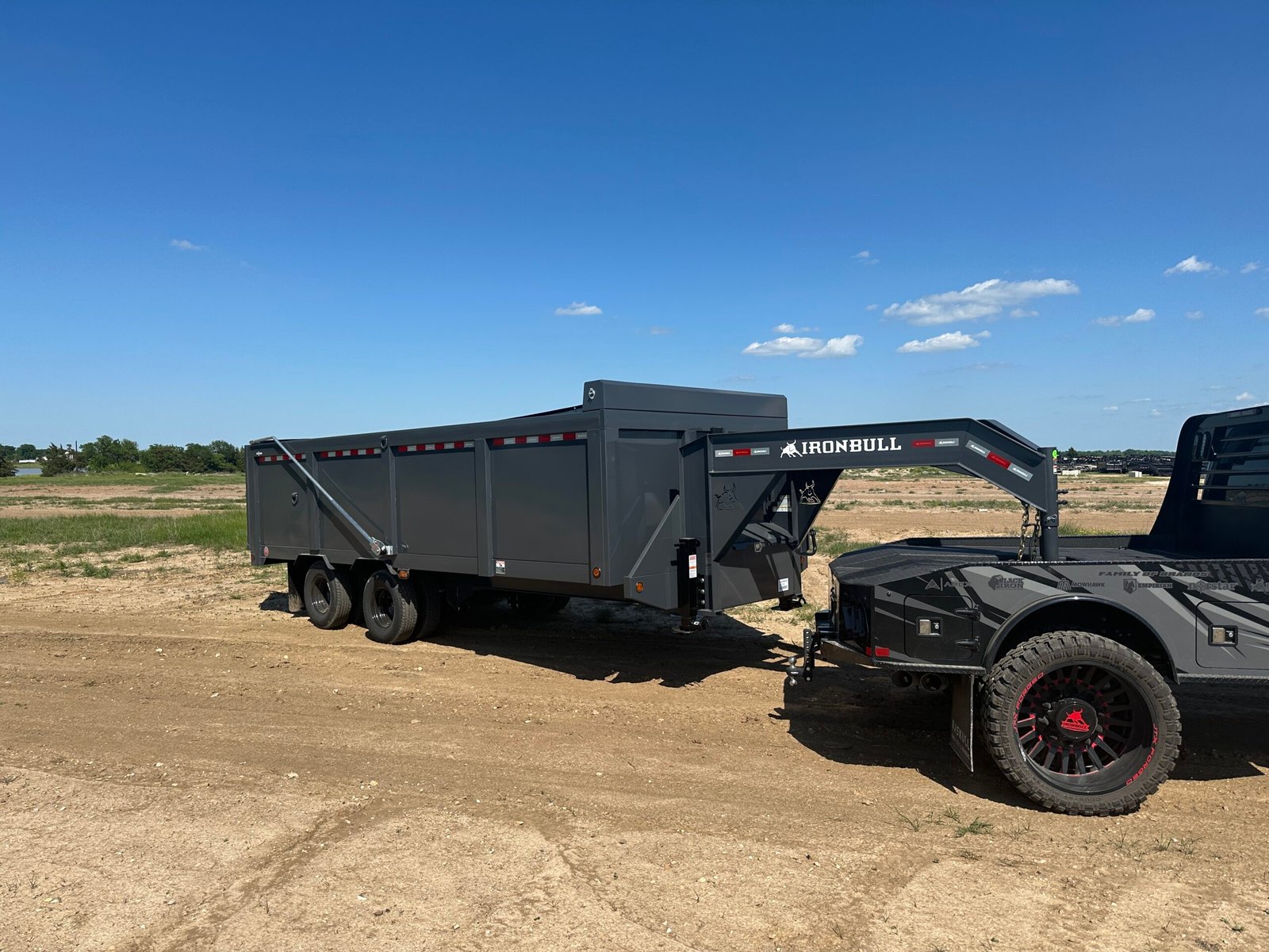 Iron Bull Trailers DMG22 Gooseneck Hurricane Dump Trailer - Image 9